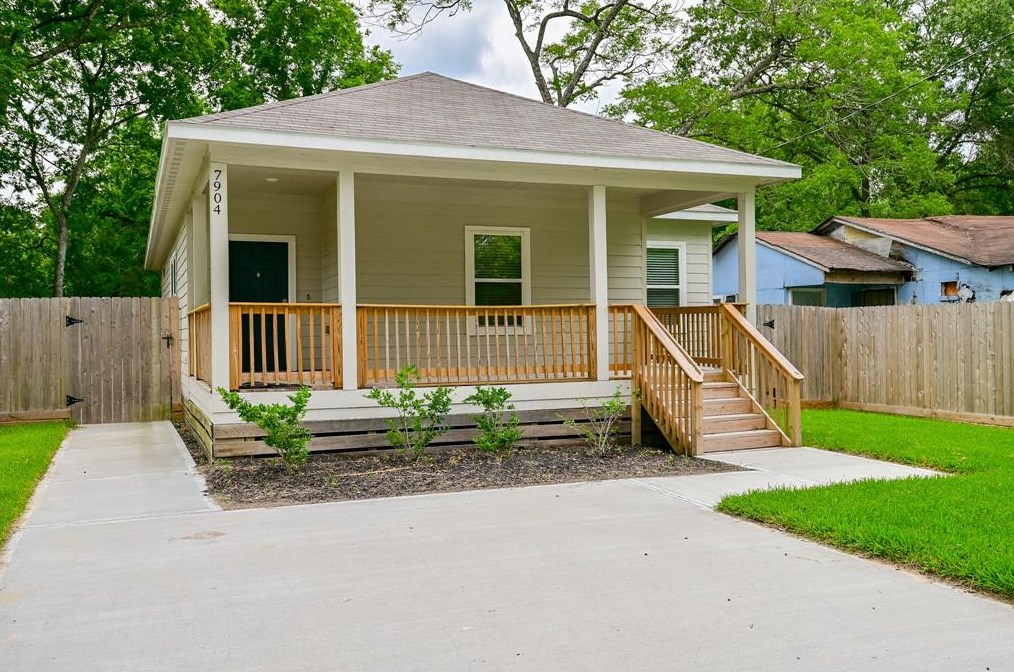 7904 Cora St, Houston, TX 77088-5828