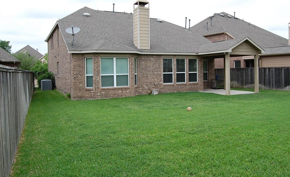 47 Prairie Falcon Pl, Spring TX  77389-4443 exterior