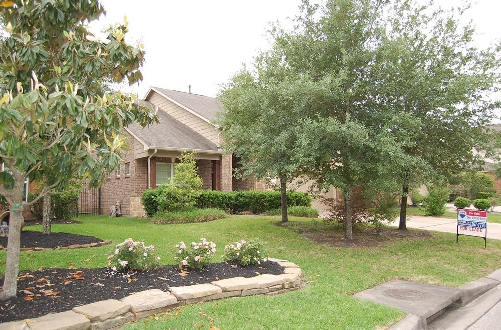 47 Prairie Falcon Pl, Spring TX  77389-4443 exterior