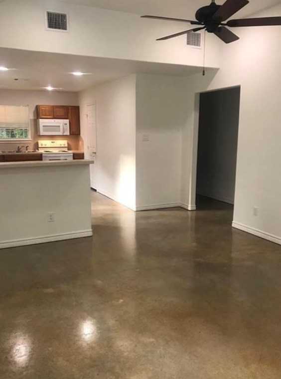 106 County Road 2269, Cleveland, TX 77327
