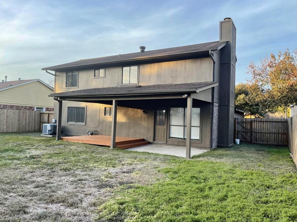 6811 Log Hollow Dr, Houston TX  77088-2123 exterior