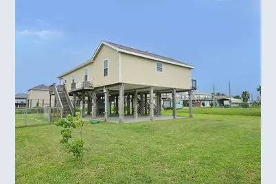 1972 Avenue D, Crystal Beach, TX 77650 - Photo 6