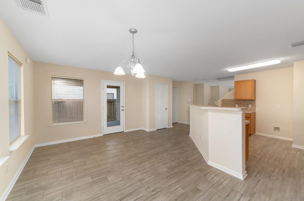 311 Remington Creek Dr, Houston, TX 77073-4330