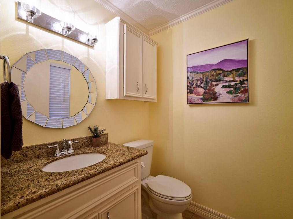 5246 Arboles Dr, Houston TX  77035-2804 exterior