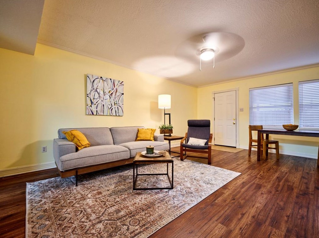 5246 Arboles Dr, Houston TX  77035-2804 exterior