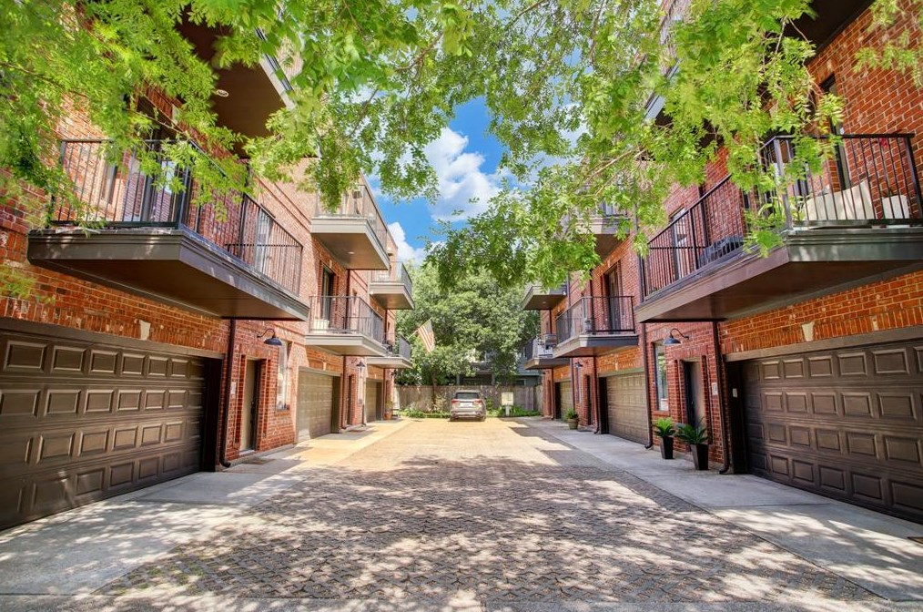 910 Malone St Apt 104, Houston, TX 77007