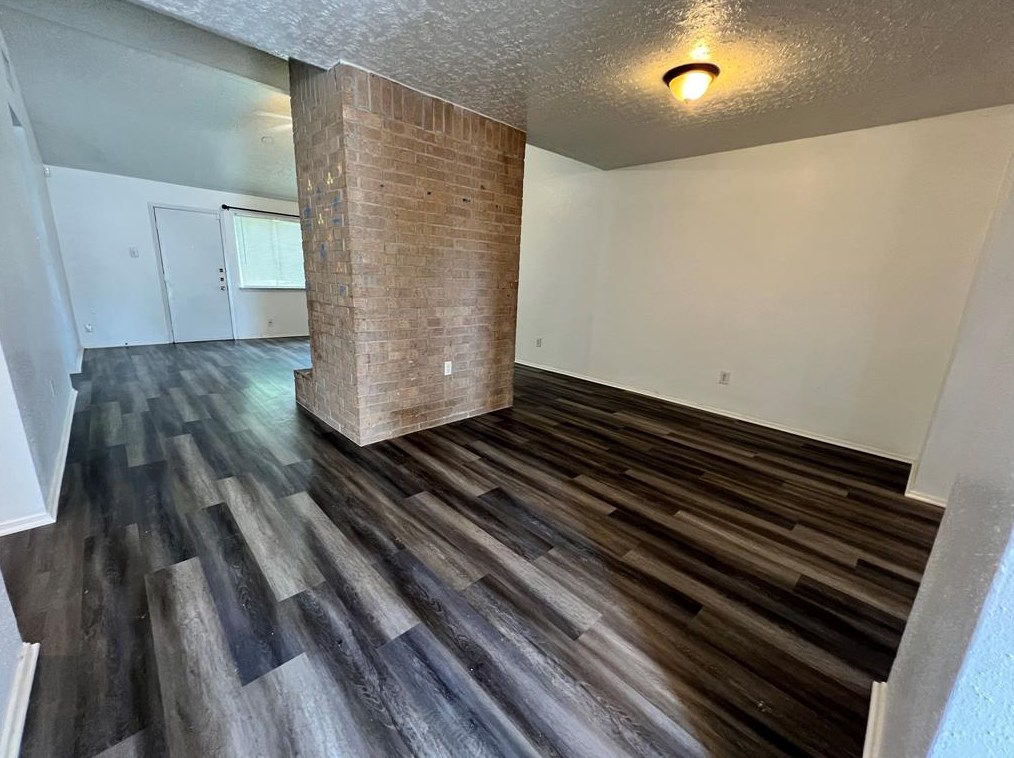 5436 Parkridge Dr, Houston, TX 77053-5216