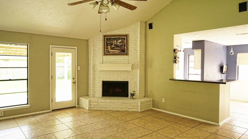7126 Tara Dr, Richmond, TX 77469