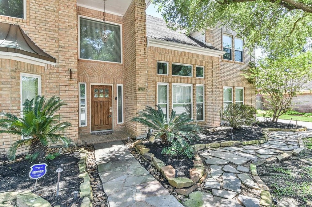 19206 Dianeshire Dr, Spring, TX 77388-5919