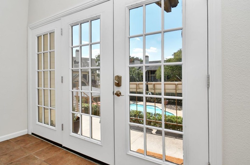 2425 Holly Hall St, Houston, TX 77054-3968