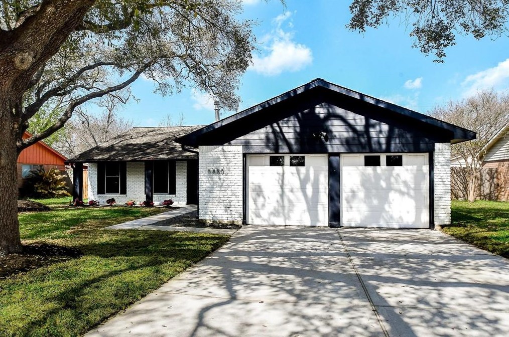 5850 Duxbury St, Houston, TX 77035-4211