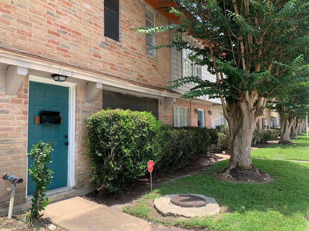 7829 Fuqua St, Houston, TX 77075