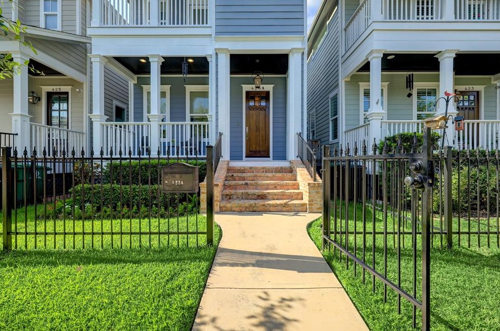 423 24th St, Houston, TX 77008-2036
