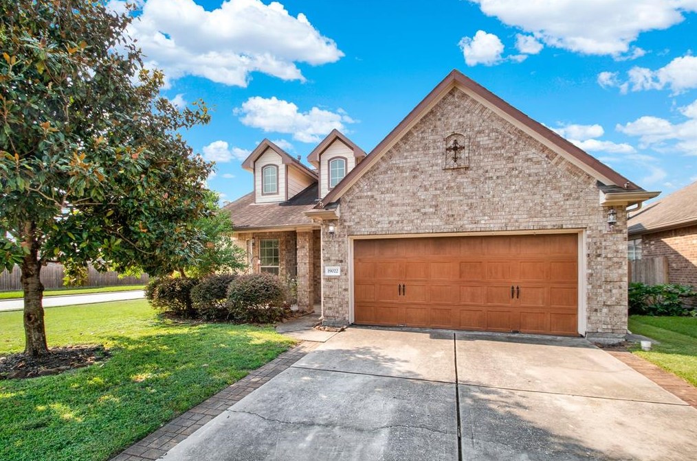 19022 Hammer Ln, Porter, TX 77365