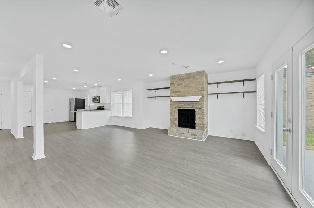 11566 Sands Point Dr, Houston, TX 77072