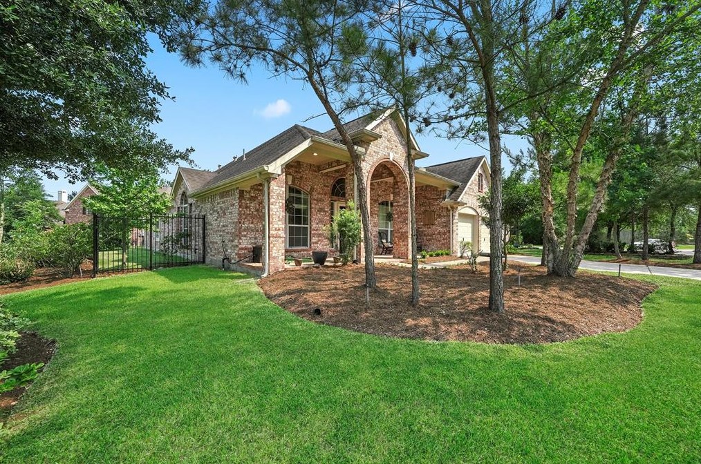 10 Loxanhachee Pl, Spring, TX 77389-5336