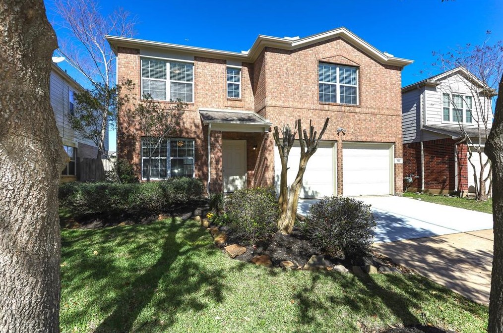 723 Cypresswood Rdg, Spring, TX 77373-2535