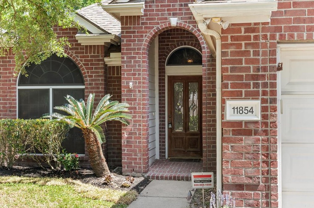 11854 Leaf Oak Dr, Houston, TX 77065-5223