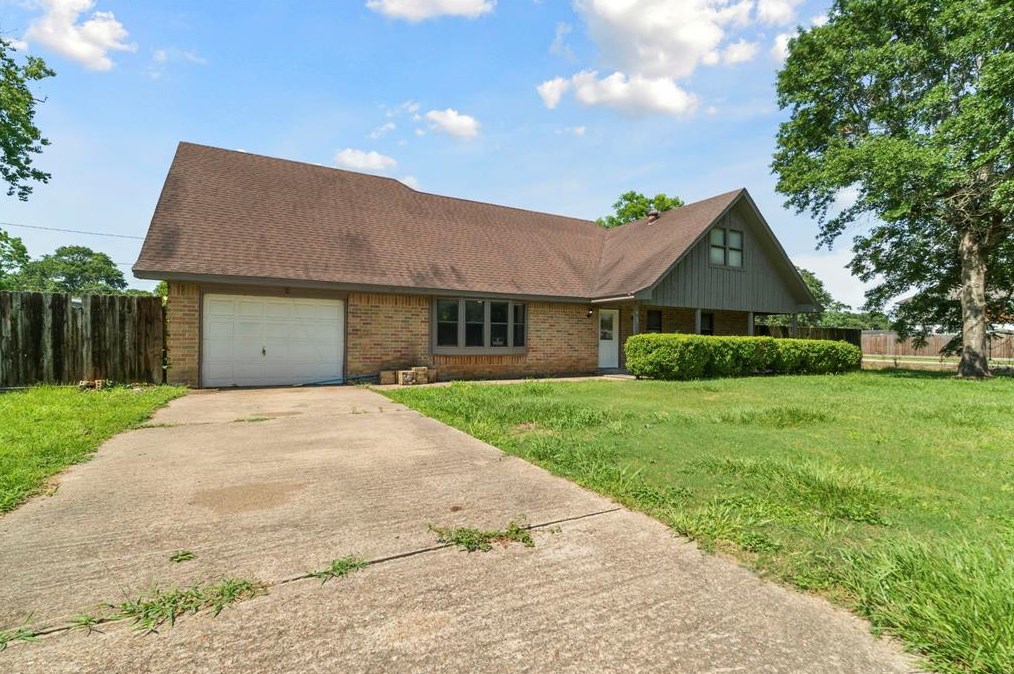 427 Mulberry Ave, Fresno, TX 77545