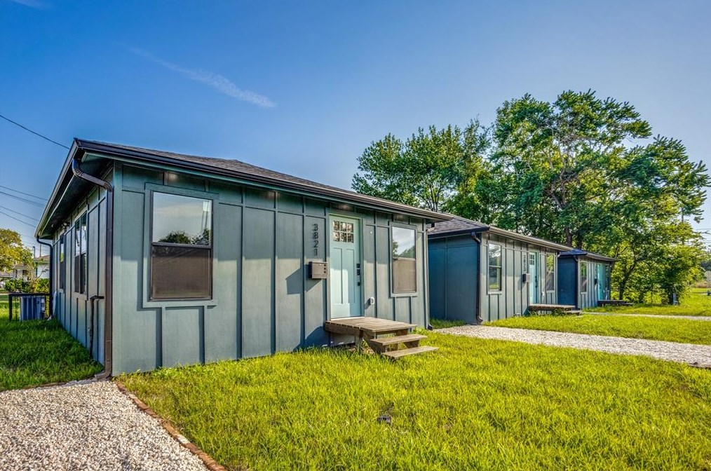 3825 Redbud St, Houston, TX 77051