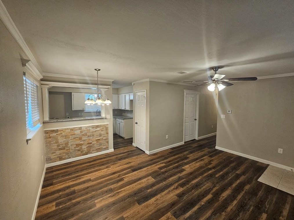 11046 Spottswood Dr, Houston, TX 77016-2236