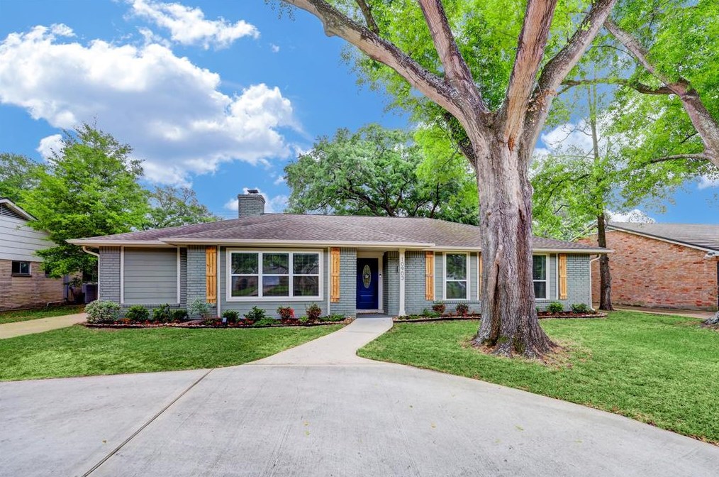 10903 Hillcroft St, Houston, TX 77096