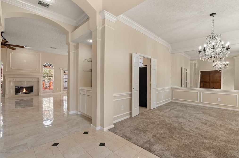 2822 Sea Ledge Dr, Taylor Lake Village, TX 77586