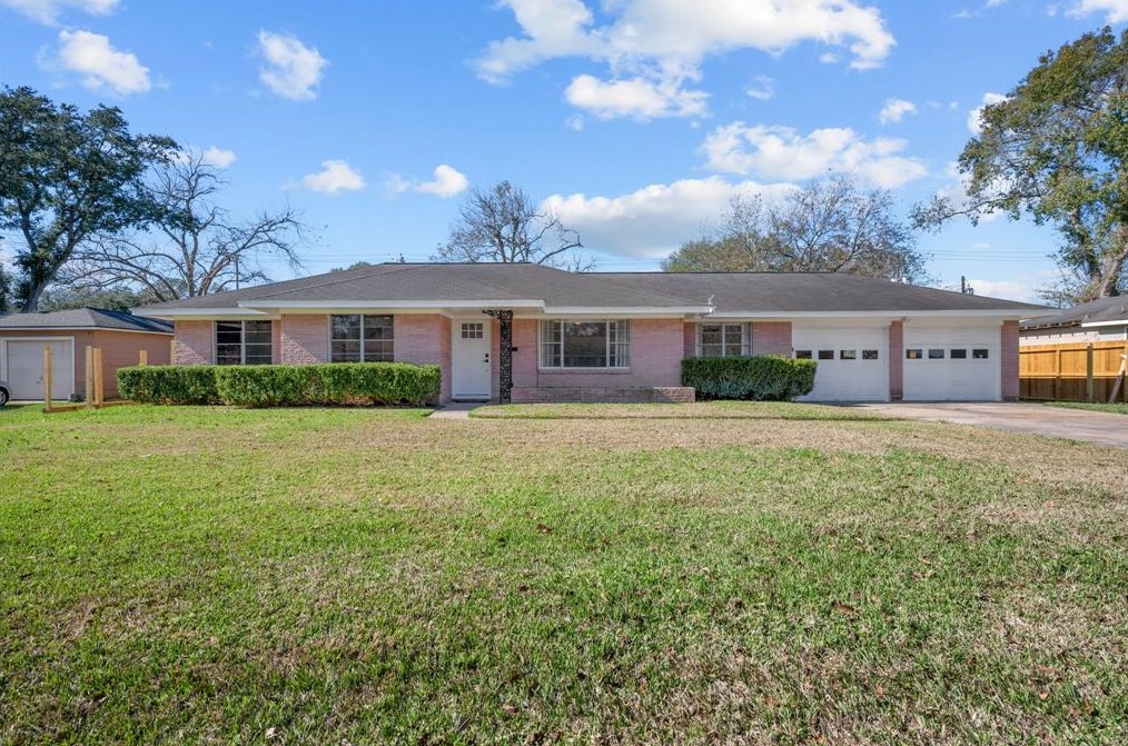 1120 Millie St, Richmond, TX 77471