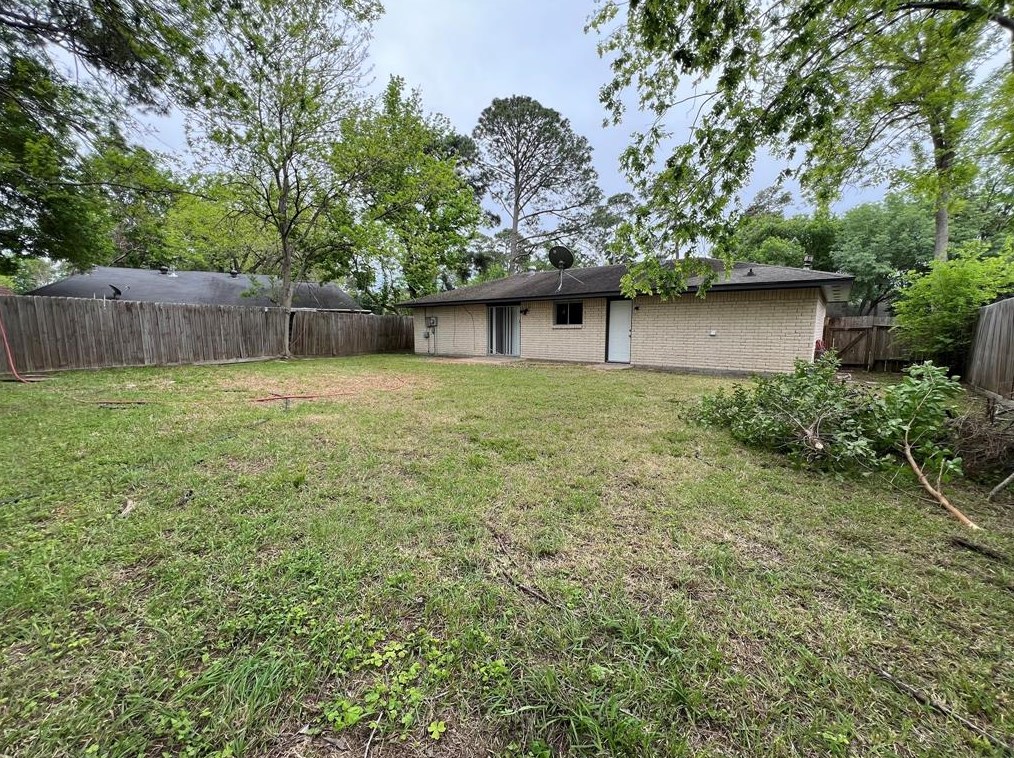 7514 Vernwood St, Houston TX 77040-2713 exterior