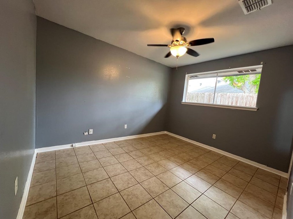 7514 Vernwood St, Houston TX 77040-2713 exterior