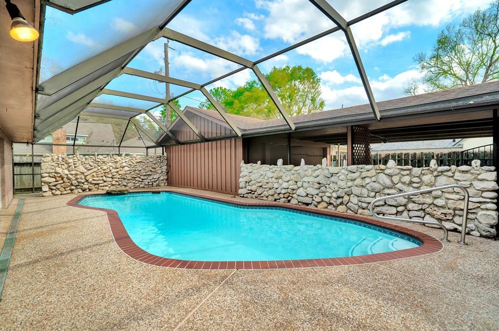 5018 Shady Nook Ct, Houston, TX 77018-1916