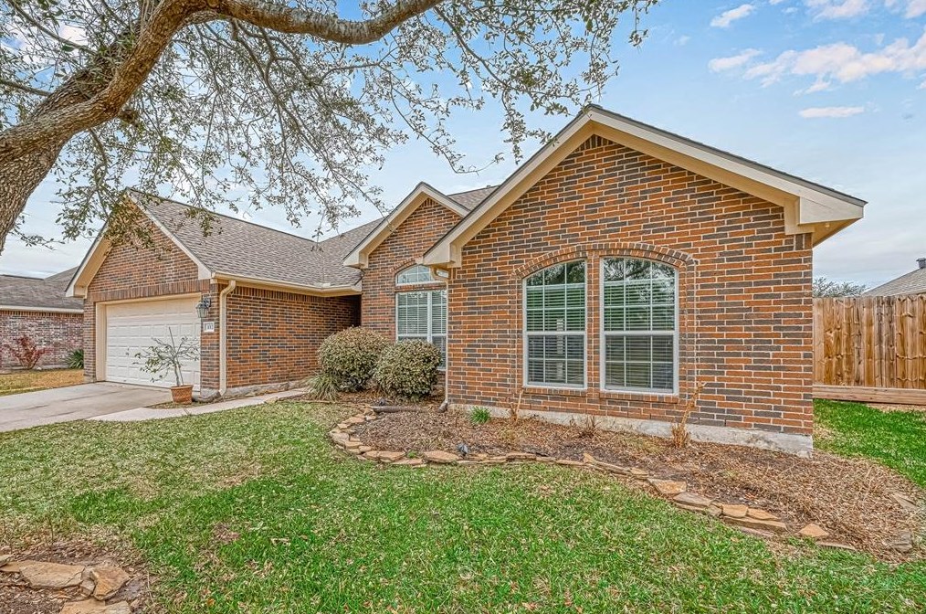 1012 Red River St, League City, TX 77573