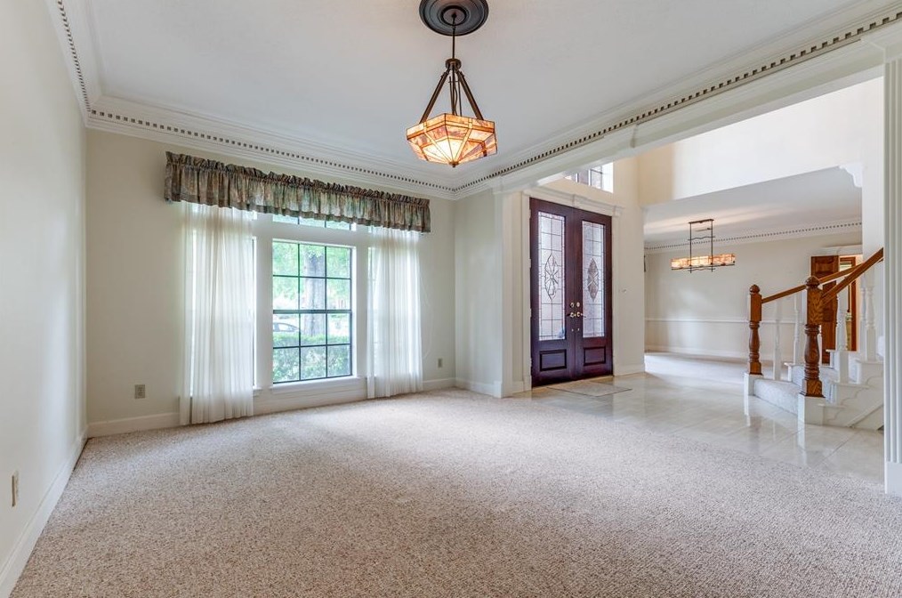 15306 Wilkshire Ct, Houston, TX 77069-1549
