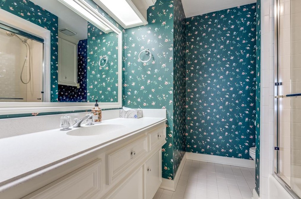 15306 Wilkshire Ct, Houston TX  77069-1551 exterior