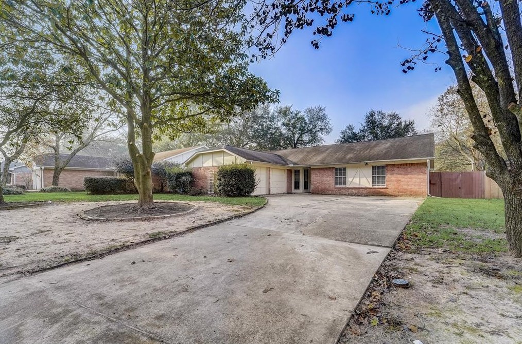 25215 Lynbriar Ln, Spring, TX 77373-9152
