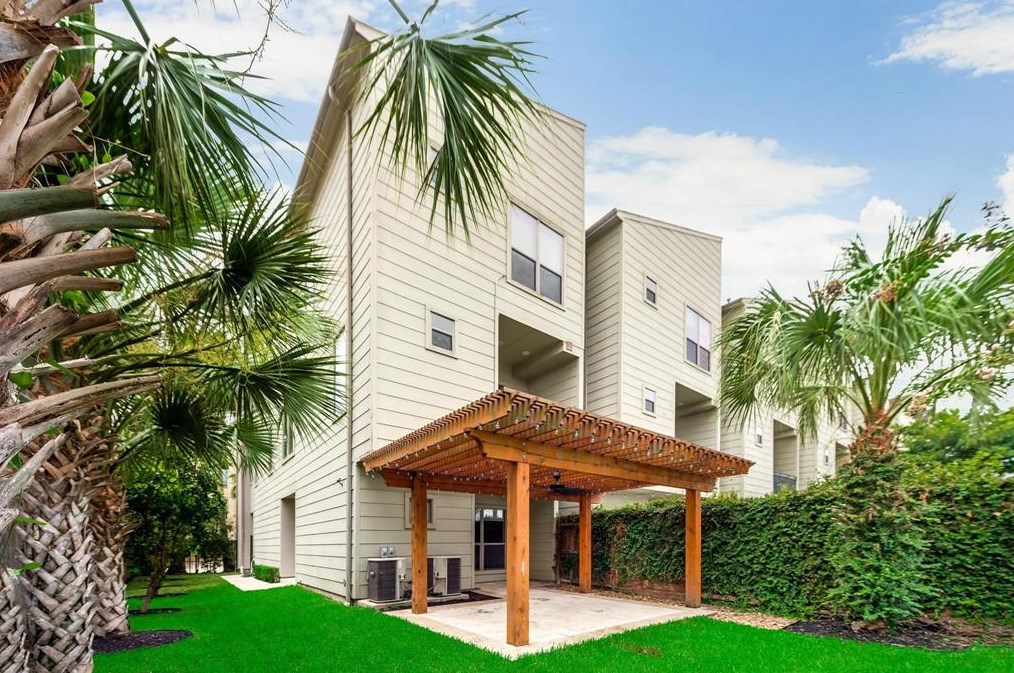 5210 Lillian St, Houston, TX 77007-5227