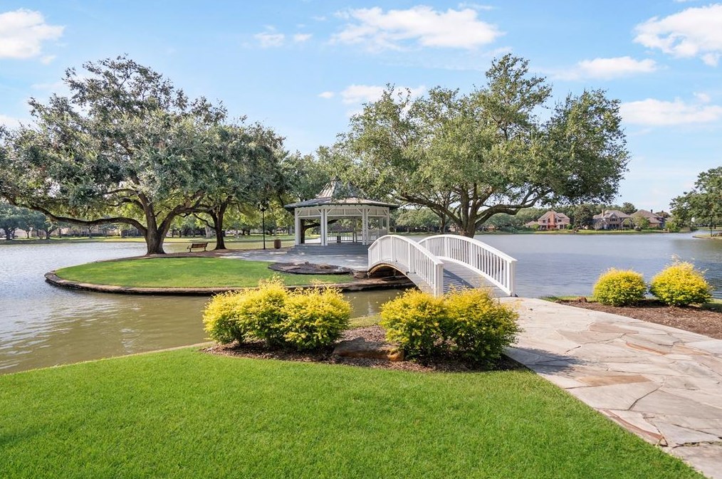 38 Fosters Green Dr, Sugar Land, TX 77479