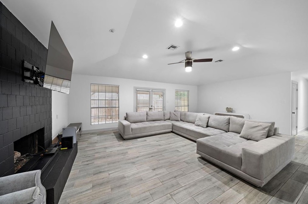 1007 Frst Home Dr, Houston TX  77077-1812 exterior