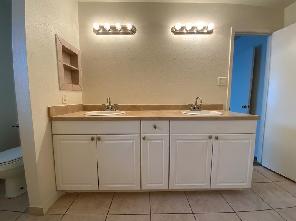 1418 Hitchin Ln, Channelview, TX 77530