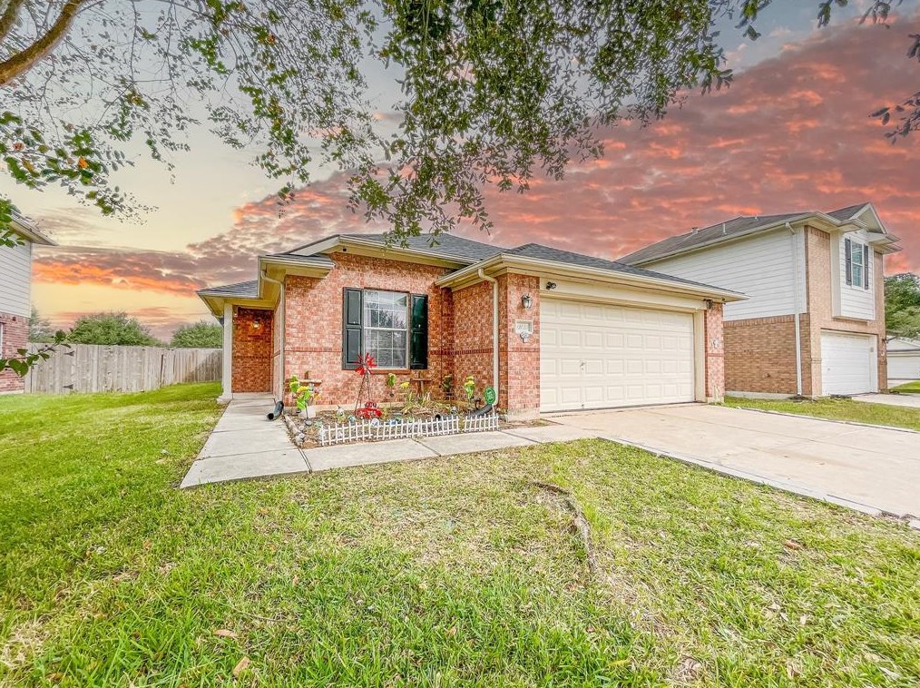 13035 Lark Point Ct, Houston, TX 77044