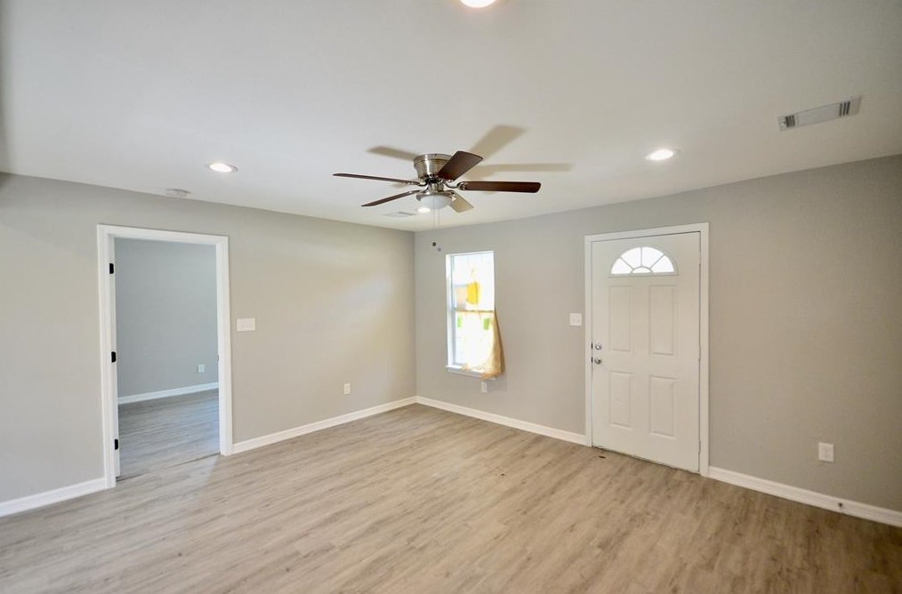 5238 Carmen St, Houston TX  77033-3204 exterior