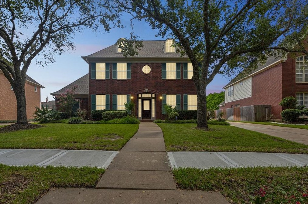 3322 Spring Trail Dr, Sugar Land, TX 77479