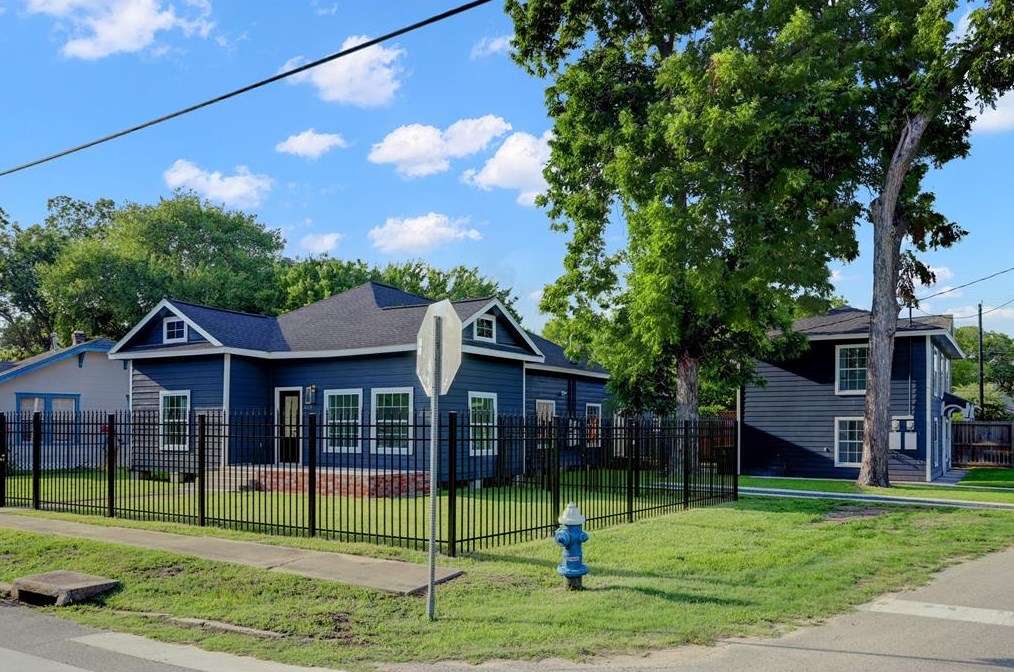 808 Oakhurst St #1, Houston, TX 77023