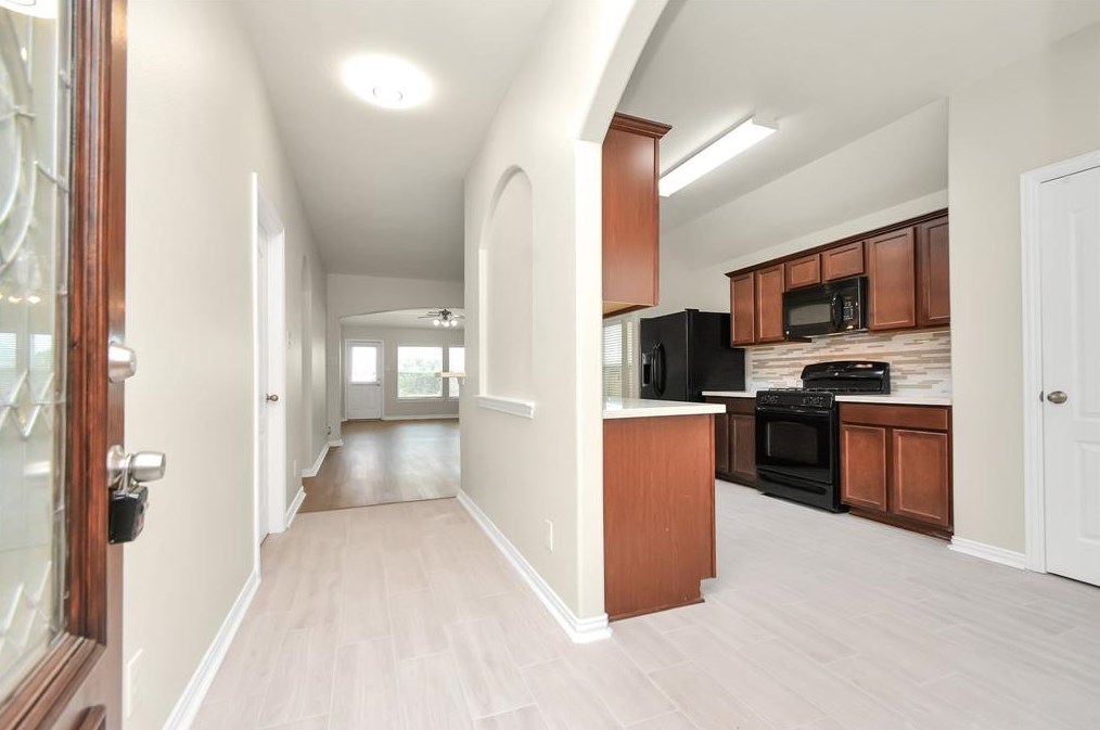 10902 Harston Dr, Tomball, TX 77375
