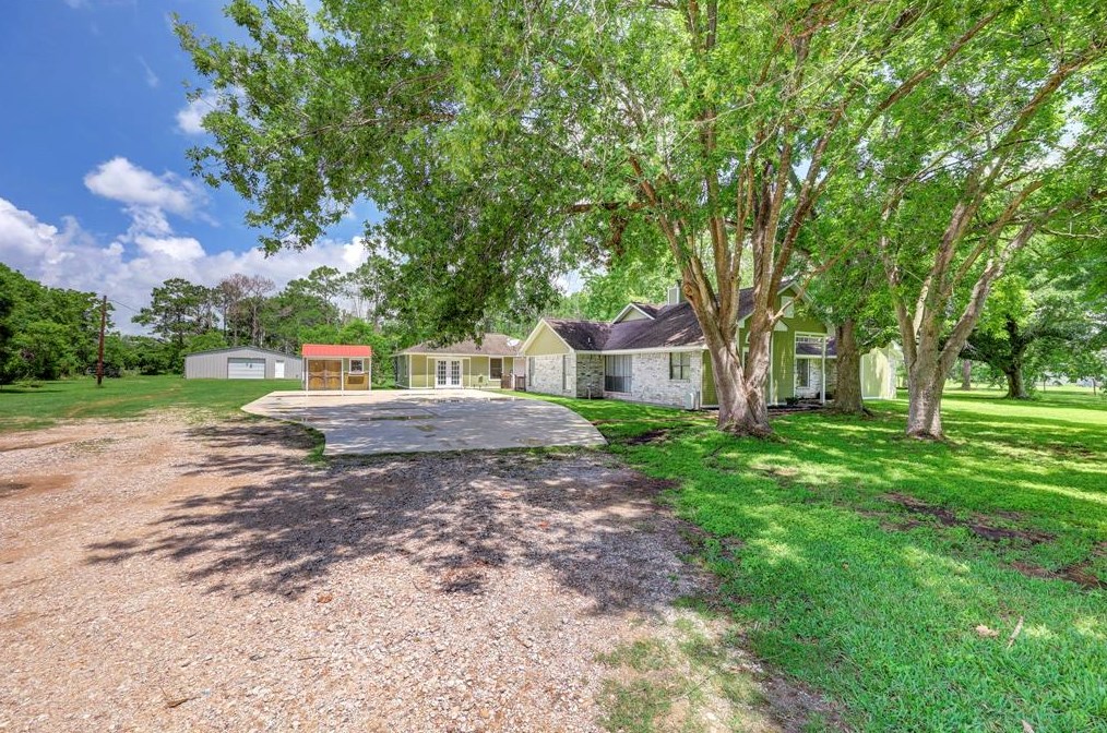 2816 County Road 163, Alvin, TX 77511-6181