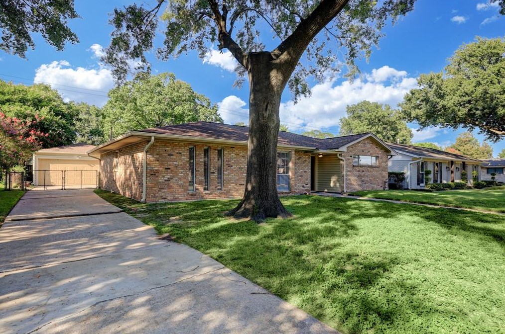 2223 Haverhill Dr, Houston, TX 77008