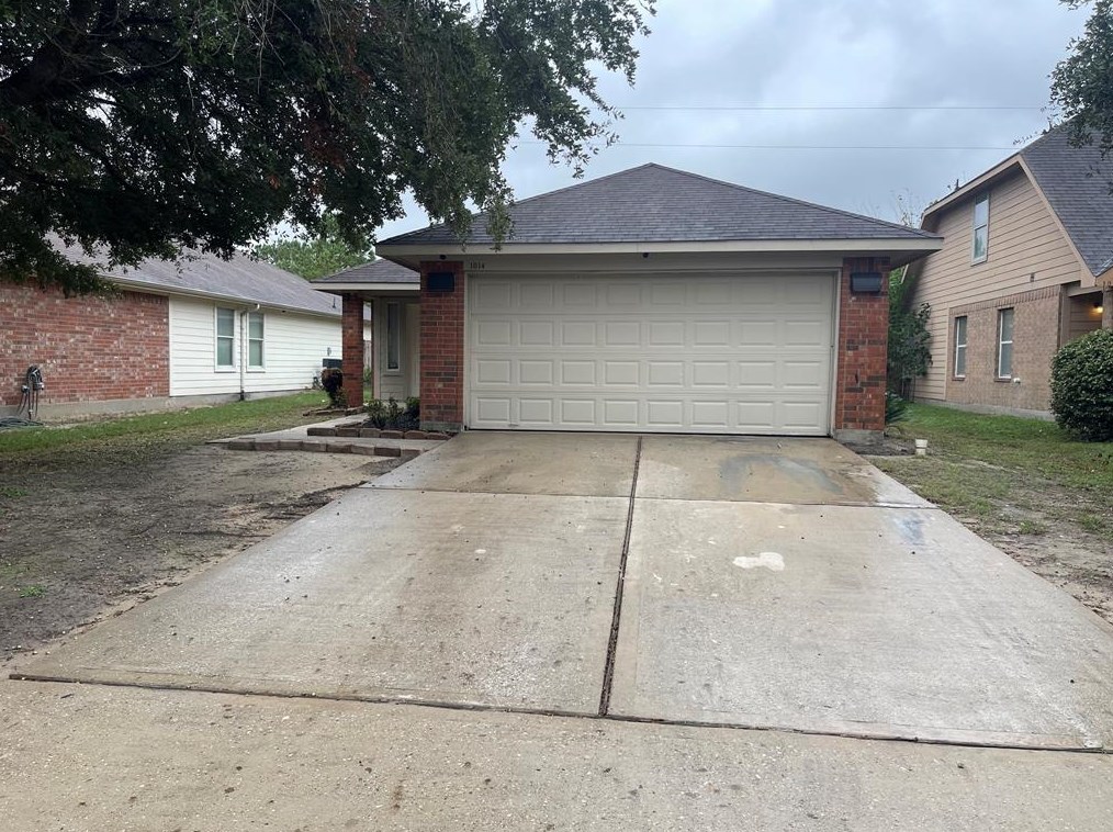 1014 Sycamore Ridge Ln, Houston, TX 77073