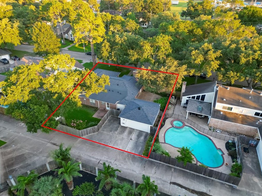 20518 Manette Dr, Katy TX  77450-2014 exterior