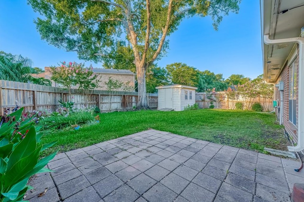 20518 Manette Dr, Katy TX  77450-2014 exterior