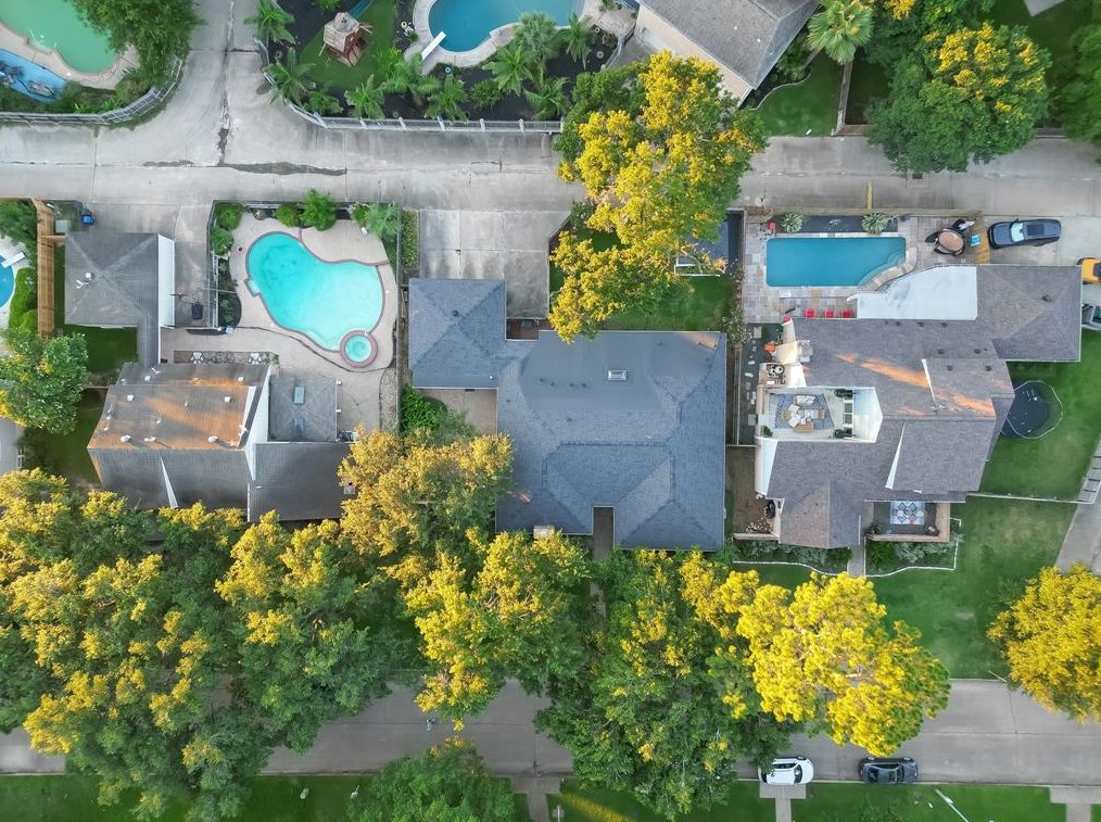 20518 Manette Dr, Katy TX  77450-2014 exterior